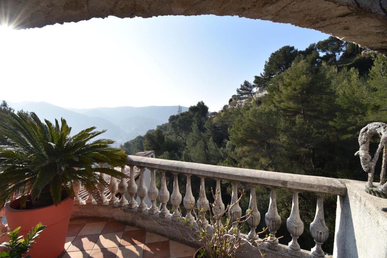 Studio Climatise Et Sa Terrasse Privee En Villa La Trinité エクステリア 写真